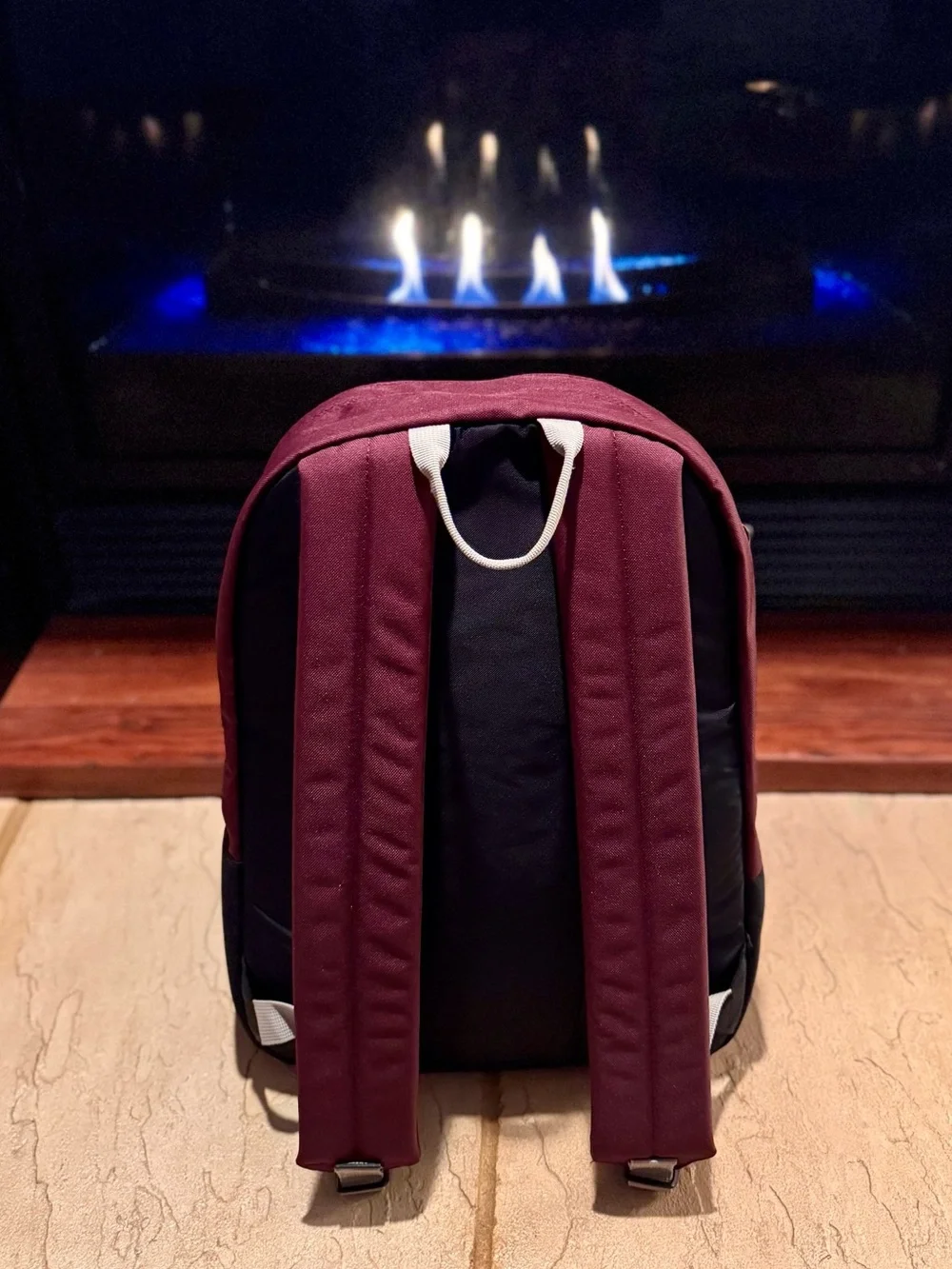 NWT Dakine Two-Tone 365 Backpack 21L in Maroon and Black